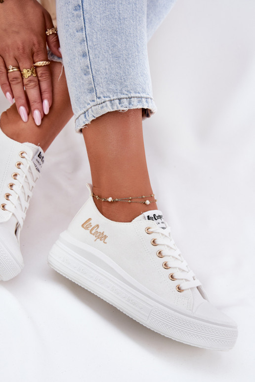 Freizeitschuhe mit einer Plattform Lee Cooper LCIN-24-44-2462L Zueiße Farbe