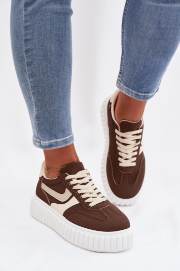 Sneakers Stilvollllschuhe Feminin mit einer Plattformaus Öko-INildlederu braune Farbe Cadrina