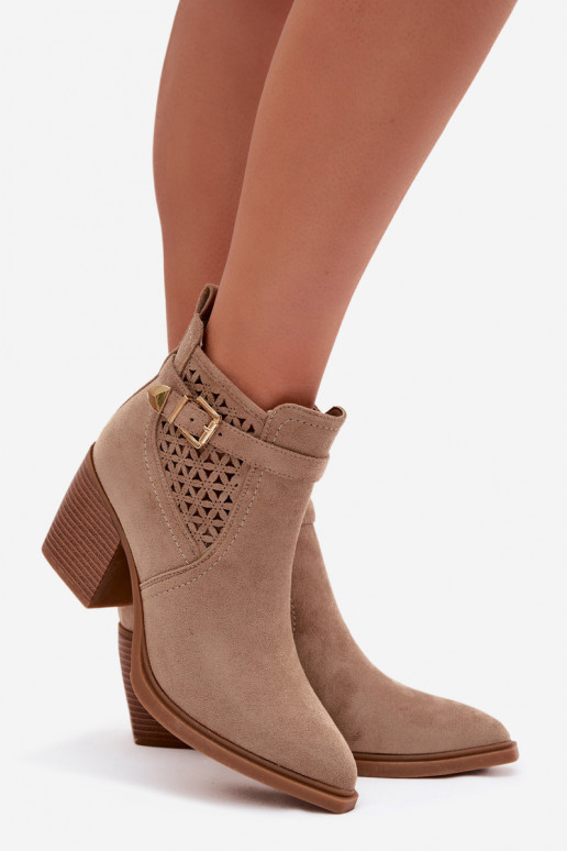 mit durchbrochenen Elementen Damenstiefel Durchbrochenm Ein Beispiel I Złotą mit Schnallen Beige Deloriah