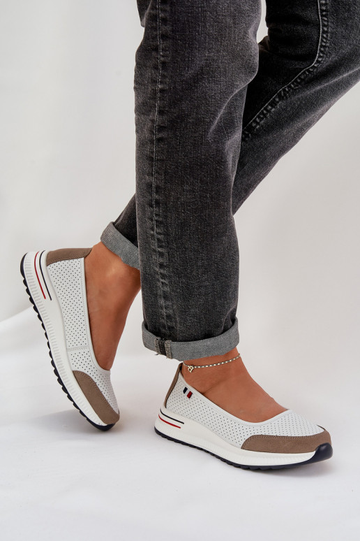 Ballerinas Auf einem Keil Zueiße Farbe Nelviera