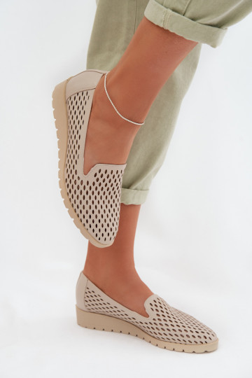 Damen Schuhe mit Ażurowelementen in sand Flariette