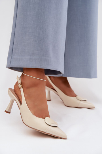 Damensandalen mit dünnen Absätzen Mit Dekorationen Detalem elfenbeinfarbe Es mussriae