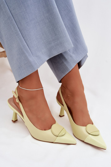 Damensandalen mit dünnen Absätzen Mit Dekorationen Detalem gelbe Farbe Es mussriae