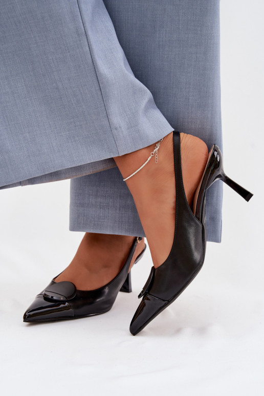 Damensandalen mit dünnen Absätzen Mit Dekorationen Detalem schZuarze Farbe Es mussriae