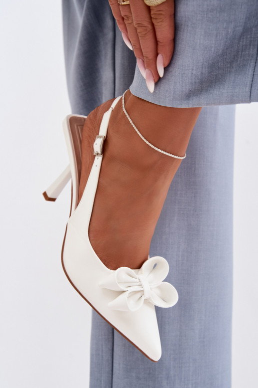 Damensandalen mit dünnen Absätzen mit Bändern Zueiße Farbe Jonera