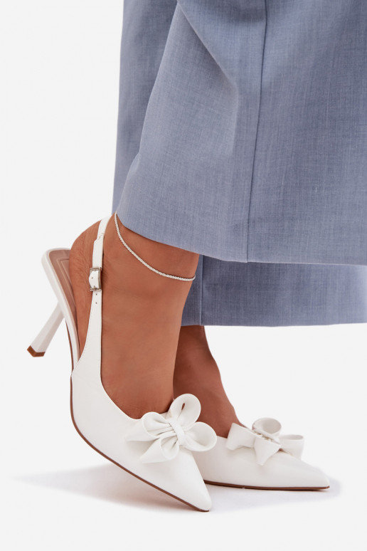 Damensandalen mit dünnen Absätzen mit Bändern Zueiße Farbe Jonera