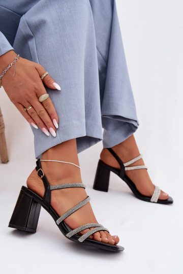 Damen-Sandalen mit hohen Absätzen mit Streifen Und Zirkone schZuarze Farbe Brelia