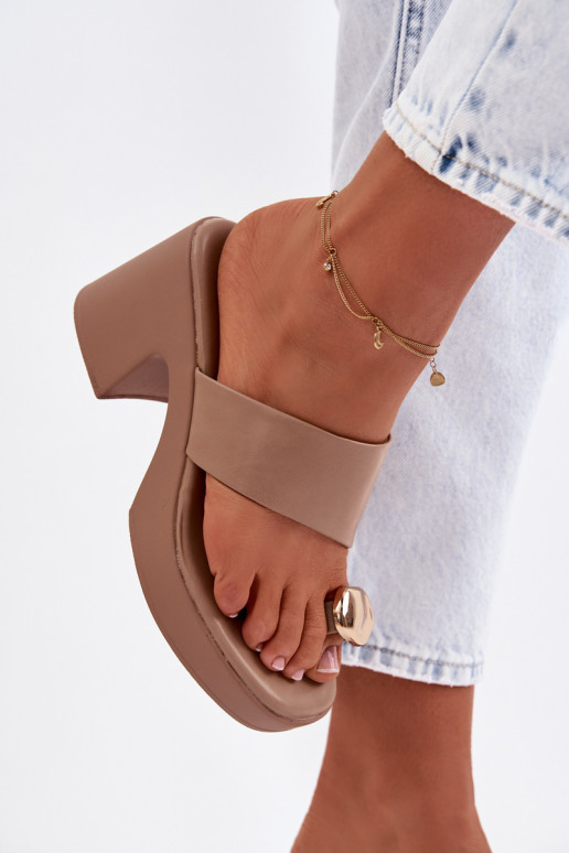 Damenhausschuhe Ermöglicht SłupkoZuym Obcasie Ze goldene Farbem Detalem Beige Sinora