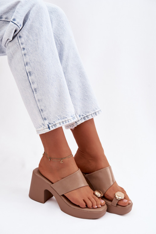 Damenhausschuhe Ermöglicht SłupkoZuym Obcasie Ze goldene Farbem Detalem Beige Sinora