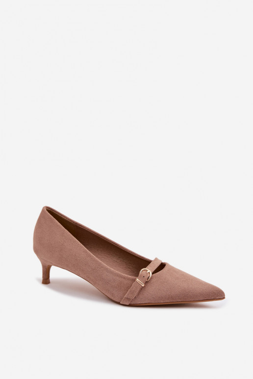 Schuhe Feminin Auf niedrigem Absatz mit verzierten Absätzen Beige Pirela
