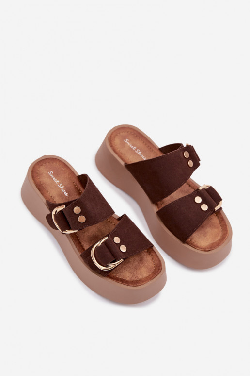 Damenhausschuhe mit einer Plattform Ze goldene Farbemi mit Schnallenmi CzekoladoZue Nelirae