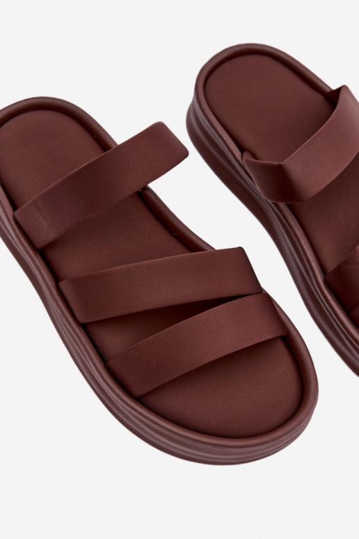 Damen Pantoletten auf Plattform in schokoladenbraun mit Riemchen Liorine