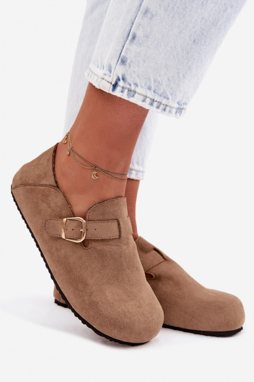 Damen Schuhe aus Kunstleder mit goldfarbenen Schnallen in Sandfarben Ismora