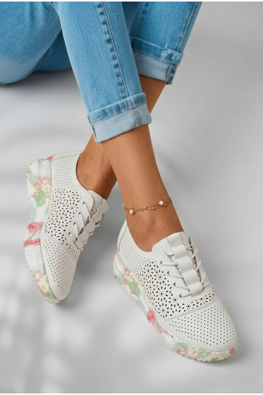 Haut mit durchbrochenen Elementen Schuhe Feminin Zueiße Farbe Telina