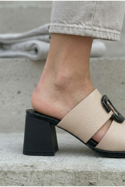 Damenhausschuhe Ausgeschnitten I mit Schnallen mit Absätzen Vinceza 62284 Beige