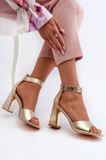 Eleganter Stil Damen-Sandalen mit hohen Absätzen goldene Farbe Rosazara 2