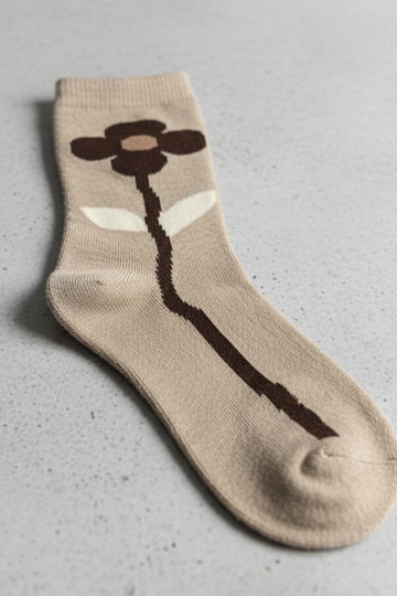 Beige Socken mit Blume Sella