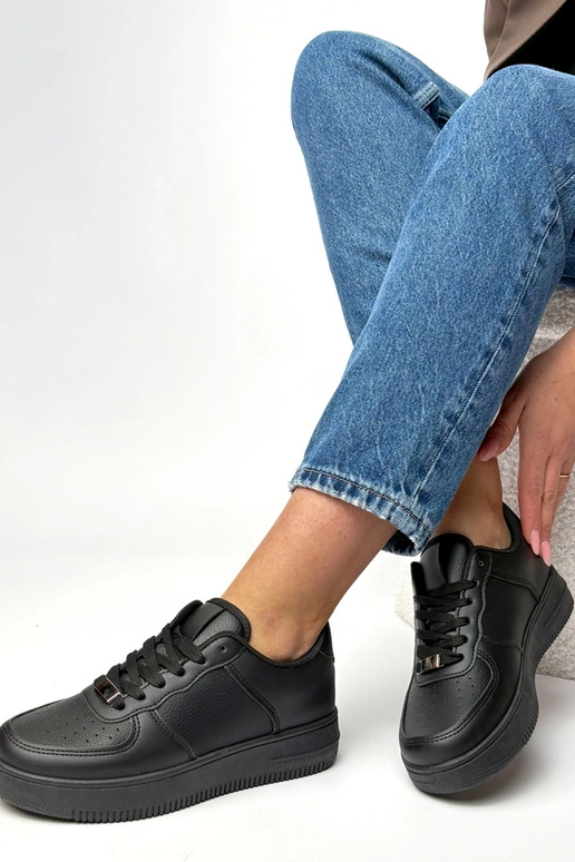 Schwarze Sneakers mit Platform Brigitte