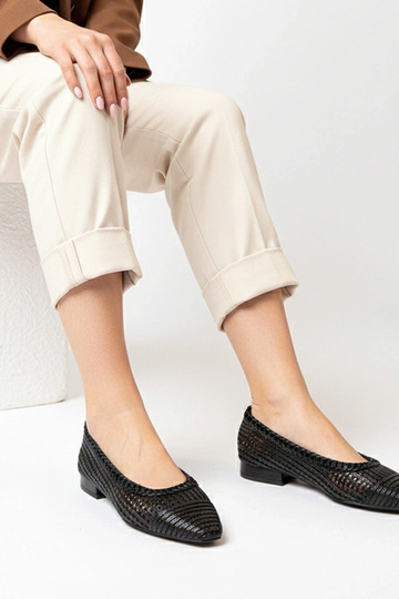 Schwarze Ballerinas mit niedrigem Absatz Simone