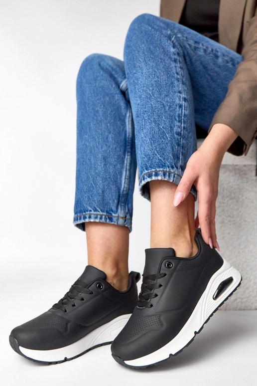 Schwarze Sneaker mit dicker Sohle Sylvie