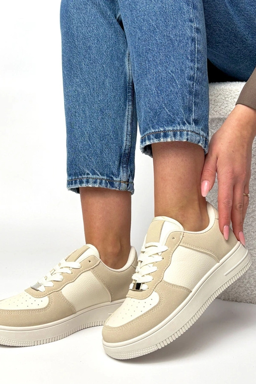 Sandfarbene Sneaker mit Plateau Brigitte