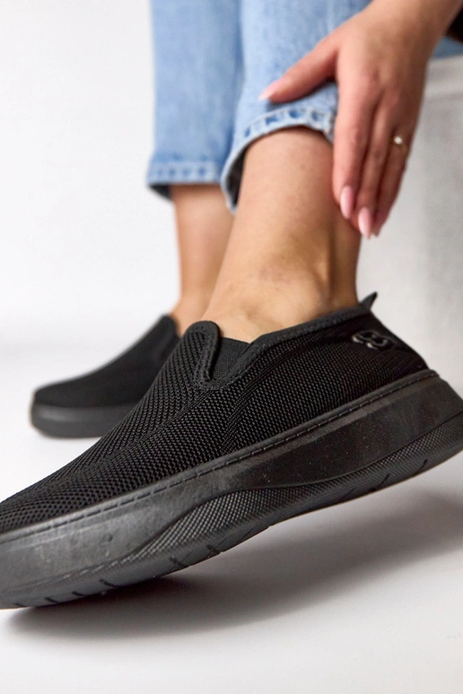 Schwarze textile Sport-Sneaker auf...