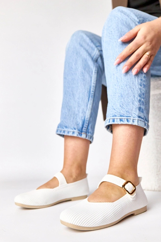 Weiße textile Ballerinasandalen mit...