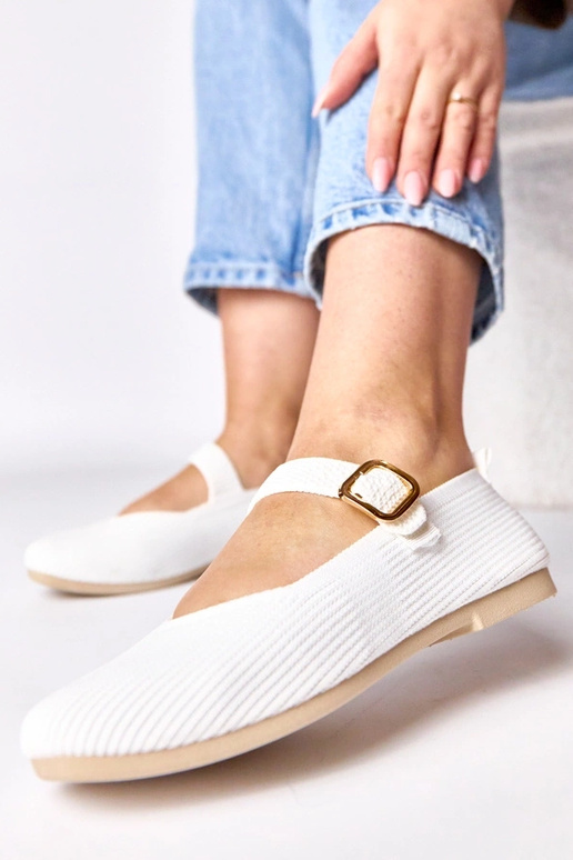 Weiße textile Ballerinasandalen mit...