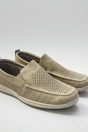 Sandfarbene perforierte...