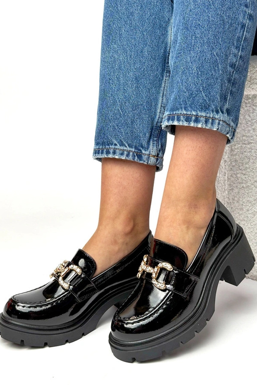 Schwarze lackierte Mokassins mit...