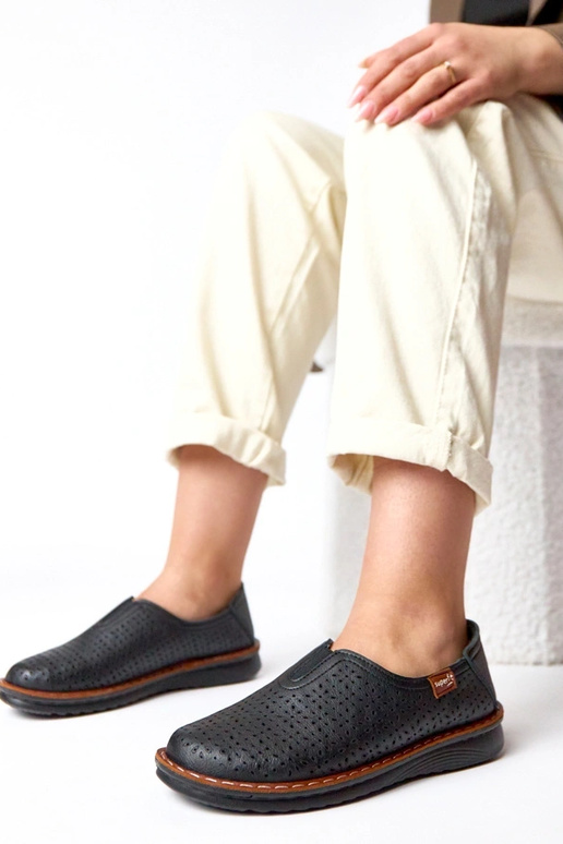 Schwarze durchbrochene Halbschuhe Rosa