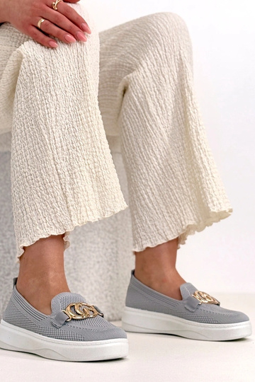 Graue Slip-On-Stoff-Sneaker...