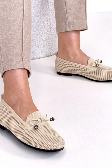 Sandfarbene Stoff-Mokassins... 2