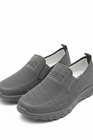 Graue Herren-Sportschuhe...