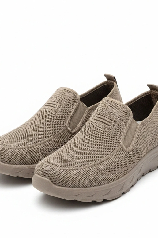 Braune Herren-Sportschuhe ohne...