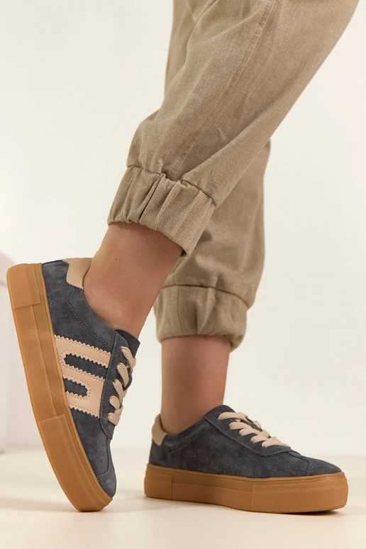 Graue Leder-Sportschuhe mit Plattform...