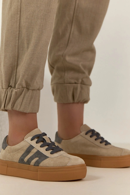 Beige Leder-Sportschuhe mit Plattform...