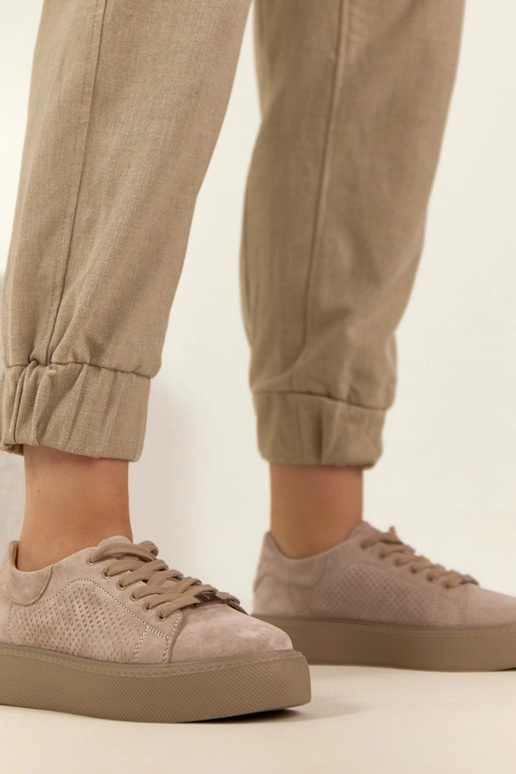 Sandfarbene Leder-Sneaker mit Plateau...