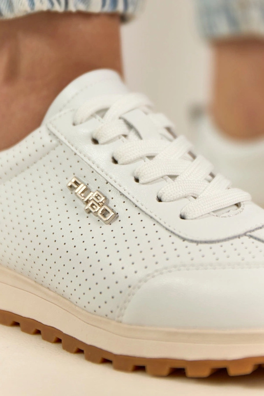 Weiße perforierte Leder-Sneaker Filippo
