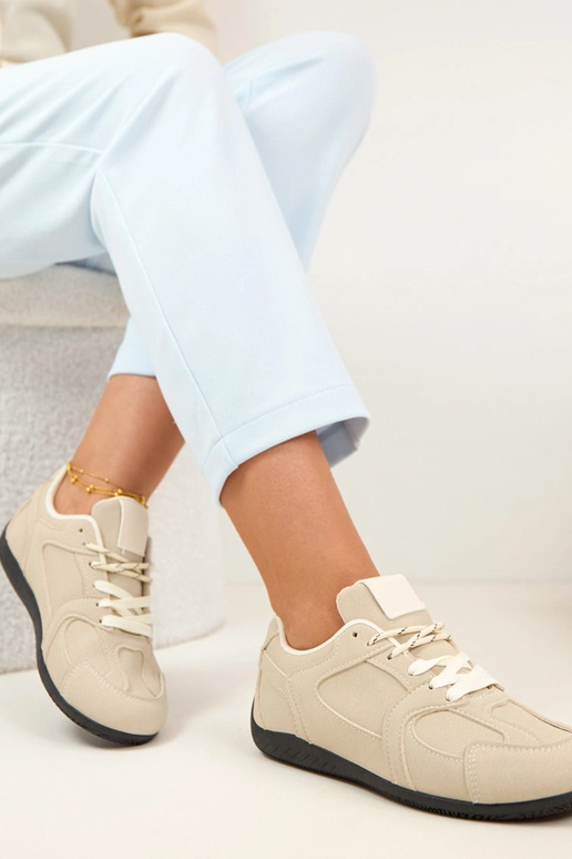 Sandfarbene Damen Basketball-Sneaker...