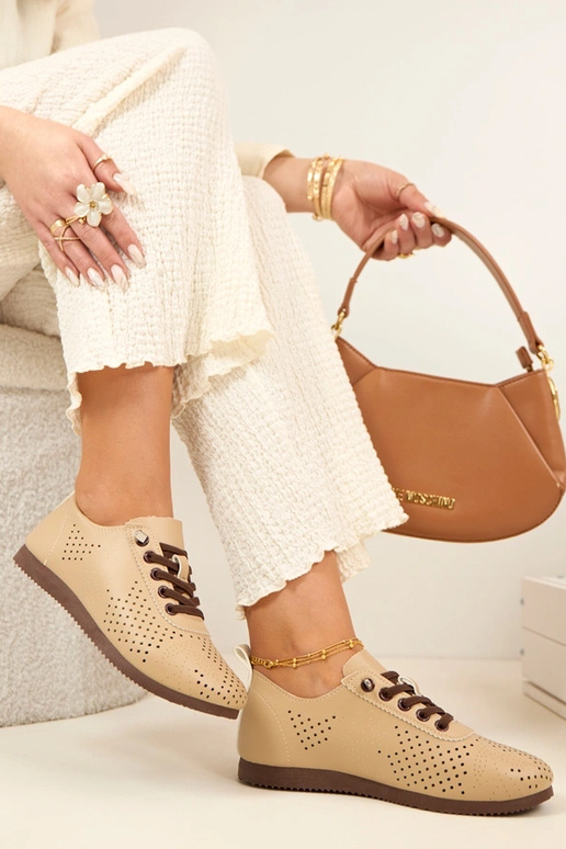 Sandfarbene Lochmuster...