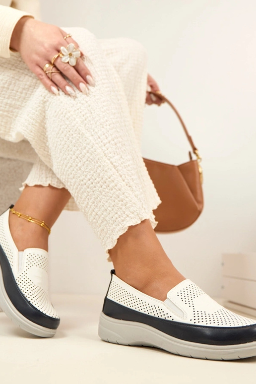 Weiße dunkelblaue durchbrochene...