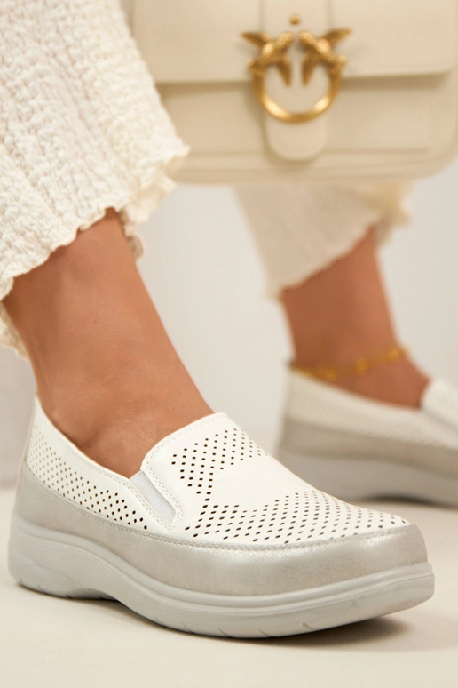 Weiße silberne durchbrochene...