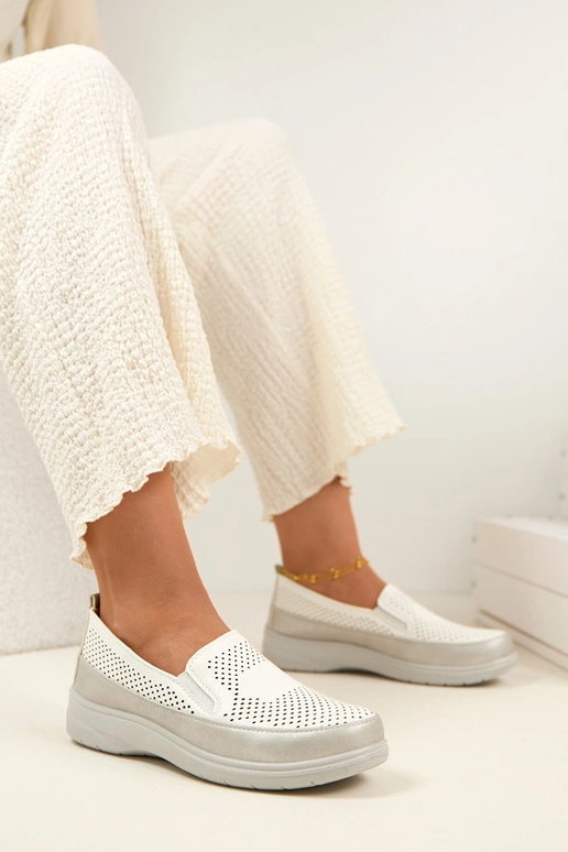 Weiße silberne durchbrochene...