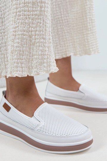 Weiße durchbrochene... 2