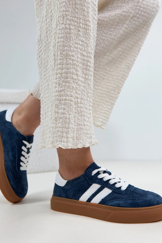 Dunkelblaue Leder Sneakers mit...