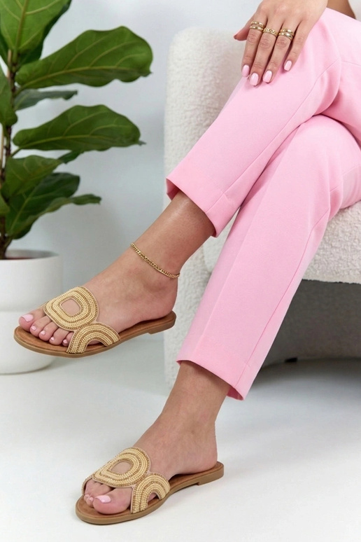 Sandfarbene Clogs mit Strasssteinen Olivia