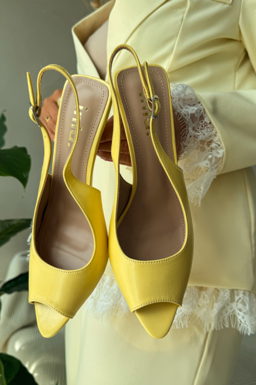 Damensandalen mit dünnen Absätzen gelbe Farbe Sevina