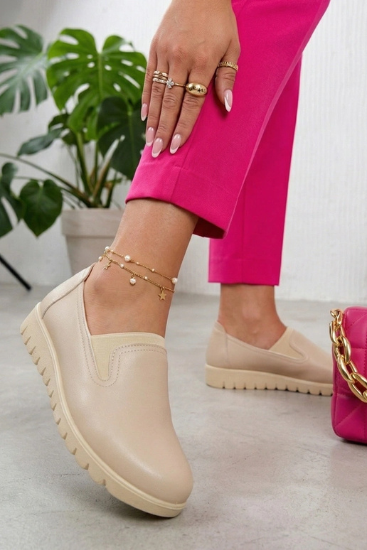 Sandfarbene Halbschuhe mit niedrigem...