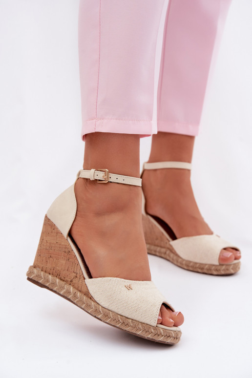 Damensandalen mit einer Plattform Mit Zopf INrangler 20261086.06V elfenbeinfarbe